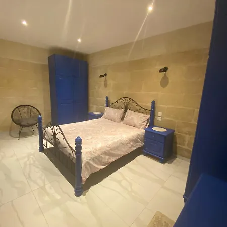 Cosy Private Townhouse In Heart Of