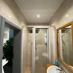 Dom wakacyjny Cosy Private Townhouse In Heart Of