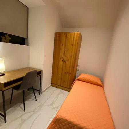 Cosy Private Townhouse In Heart Of